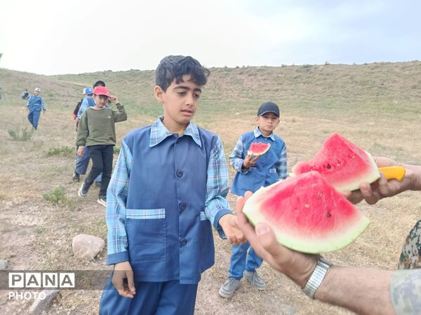 پیاده روری دانش آموزان جلگه رخ به مناسبت هفته سلامت