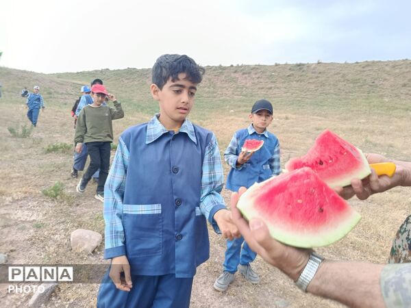 پیاده روری دانش آموزان جلگه رخ به مناسبت هفته سلامت