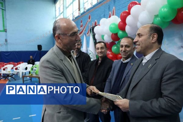 سالن شهید رجایی ورامین میزبان همایش یاوران انقلاب