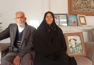 دیدار کادر دبستان سیدحسن میرمحمدی میبد با خانواده شهید علیرضا زارع‌پور