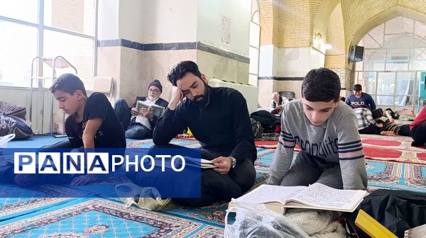 محفل انس با قرآن کریم معتکفین مسجد جامع نیشابور