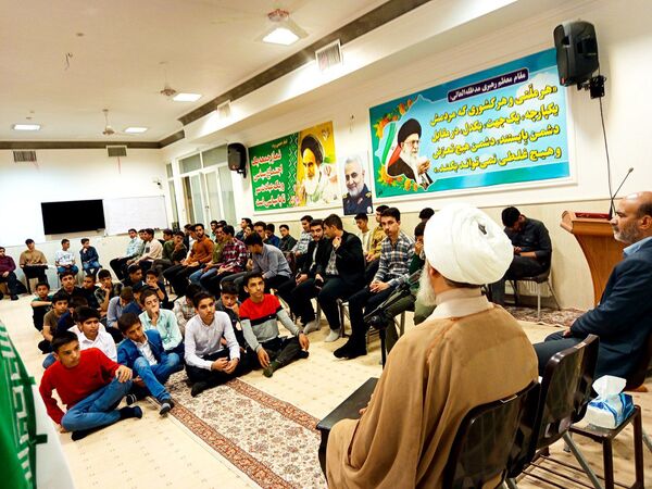 اعضای انجمن اسلامی با امام جمعه کاشمر دیدار کردند