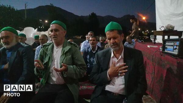 اقامه نماز جماعت همراه با اجتماعات شبانه و خیابانی در شهربار