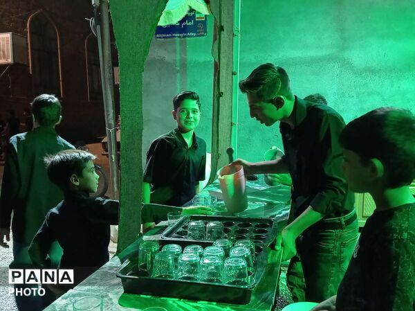 ایستگاه صلواتی صاحب الزمان در روستای نقاب میزبان عزادارن حسینی می شود