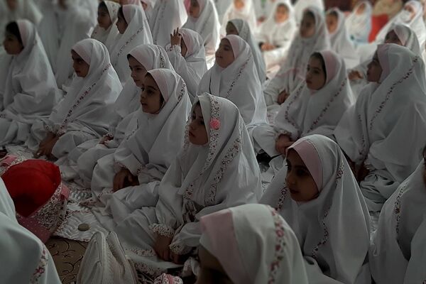 برگزاری جشن تکلیف ۲۰۰ دانش‌آموز دختر فیروزکوهی
