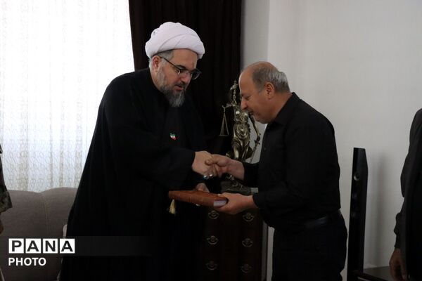 بزرگداشت شهید امیر علی الوندی در یادواره خانگی خادمین شهدای غریب اسارت 