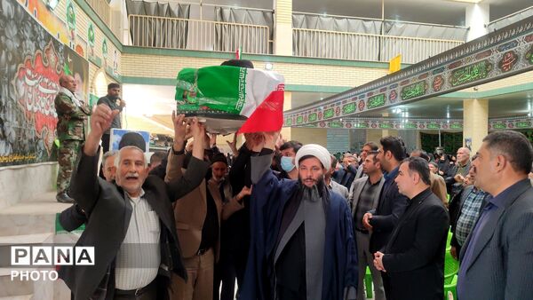 مراسم تشییع نمادین رهبر شهید در فلارد
