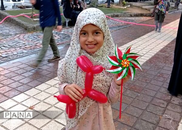 اجتماع باشکوه عاشقان ولایت در جشن چندصد متری عید غدیر شهرستان لاهیجان