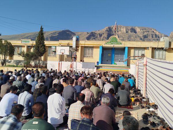 نماز عید فطر ۱۴۰۴ در روستای ظفرآباد شیراز اقامه شد