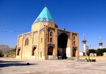 مروری بر تکیه‌ها و آرامگاه علما، ادیبان، شاعران و هنرمندان در تخت فولاد اصفهان