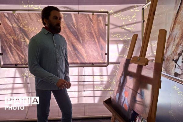 بازدید پرشور دختران دبیرستان قیام و بعثت‌۲ از بلندترین نماد پایتخت