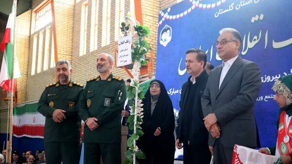 زنگ انقلاب نواخته شد