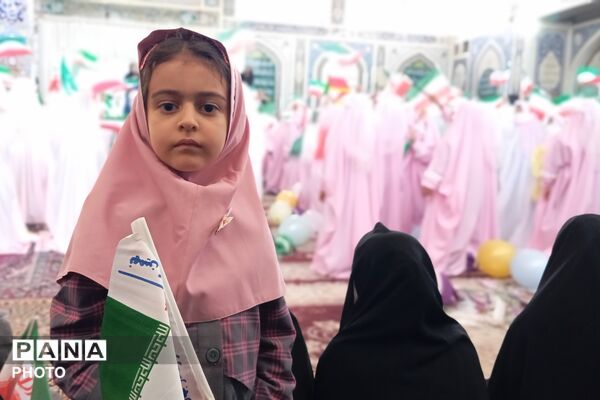 دختران نور در جشن بندگی