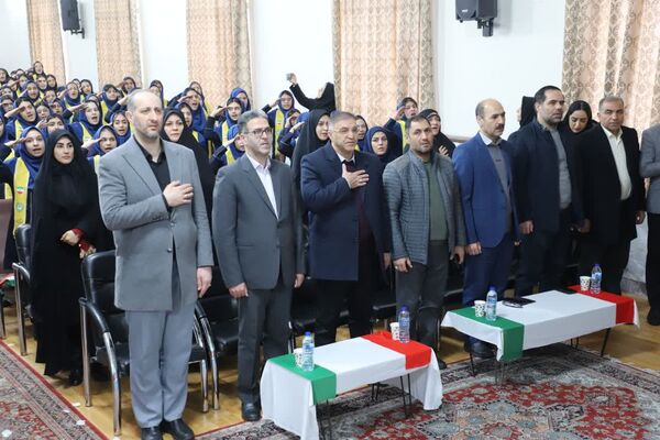 زنگ انقلاب در مدرسه خدیجه کبری ناحیه یک تبریز با حضور استاندار 
