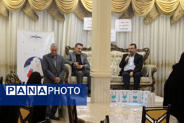 تجلیل از دانشجویان و فارغ التحصیلان دانشگاهی موسسه خیریه دارالاکرام قم