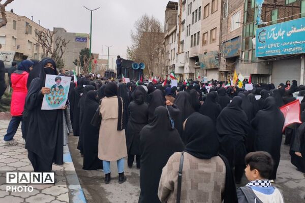 تجدید پیمان مردم ولایتمدار بهارستانی با سومین رهبر انقلاب در روز قدس