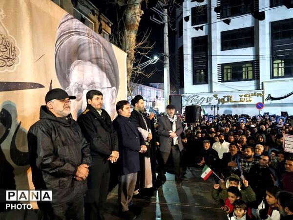 میدان لاله نظرآباد پاتوق دلدادگان رهبر