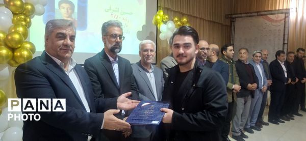 مرند به افتخار نخبگانش ایستاد