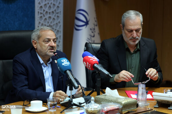نشست هم اندیشی وزیر آموزش و پرورش با منتخبی از معلمان مدارس