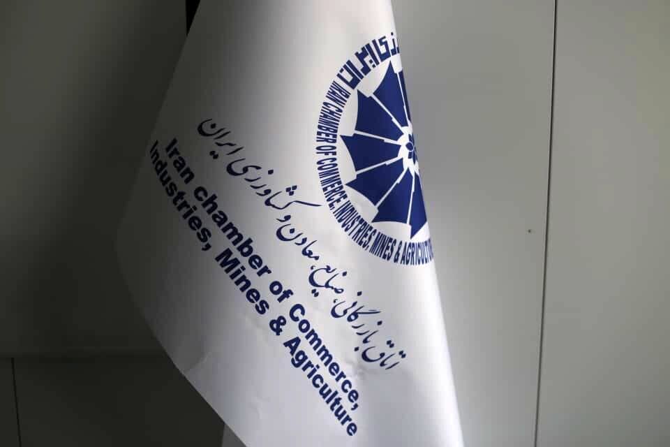 فعالان اقتصادی از پرداخت وجه برای برخورداری از اینترنت پرو خودداری کنند