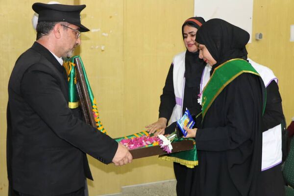 ۴۰۰ نفر از دختران پیشتاز بندرخمیر، پرچم امام مهربانی را به آغوش کشیدند