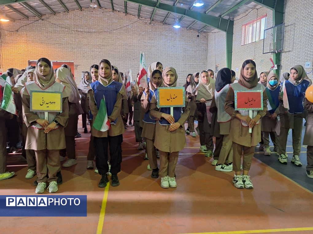 جشن پویایی و نشاط در مدرسه فاطمیه حاجی‌آباد