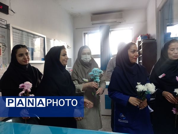 قدردانی پیشتازان دبیرستان باقریه از فرشتگان سفیدپوش در بیمارستان موسی بن جعفر(ع)