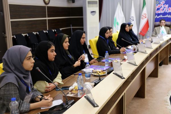 نشست قطب ۵ دوازدهمین دوره مجلس دانش‌آموزی به میزبانی استان آذربایجان شرقی