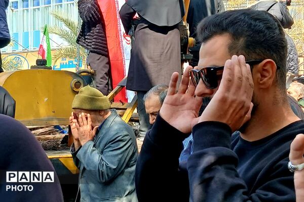 کبوتران عاشق به امام شهیدشان پیوستند