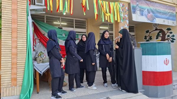 زنگ مهر در دبیرستان شاهد تقوا پیشگان ناحیه ۴ مشهد نواخته شد