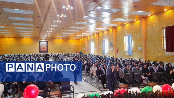 تقدیر از برگزیدگان جشنواره امید فردا