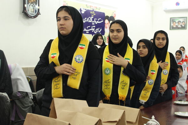 آیین تقدیر از دانش‌آموزان و فرهنگیان برگزیده در گلوگاه