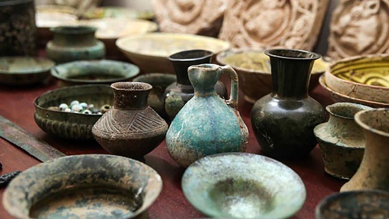 کشف ۳۸ قلم اشیای باستانی هزاره اول قبل از میلاد در کوهدشت