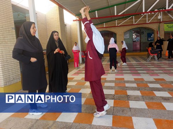 برگزاری مسابقه بین‌مدرسه‌ای طناب‌زنی ویژه دختران در حاجی‌آباد