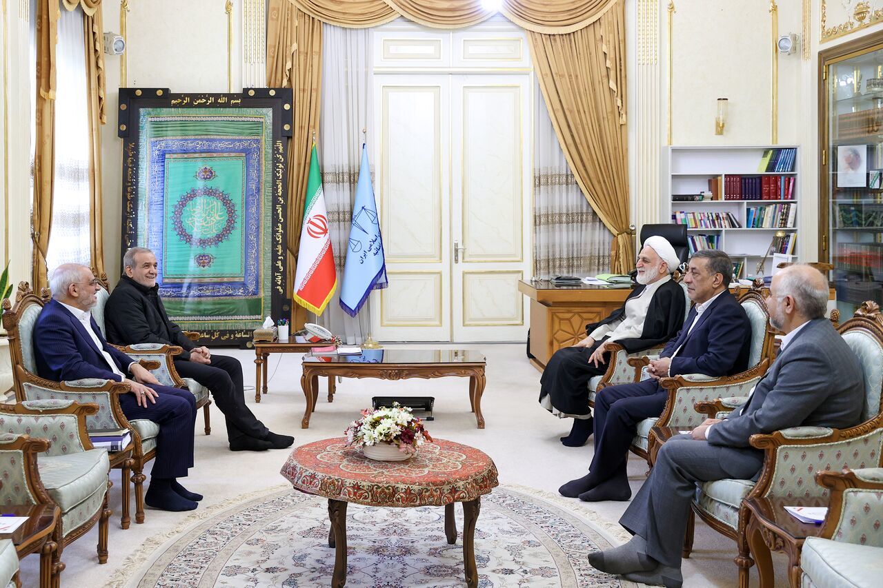 دیدار نوروزی پزشکیان با رئیس قوه قضائیه