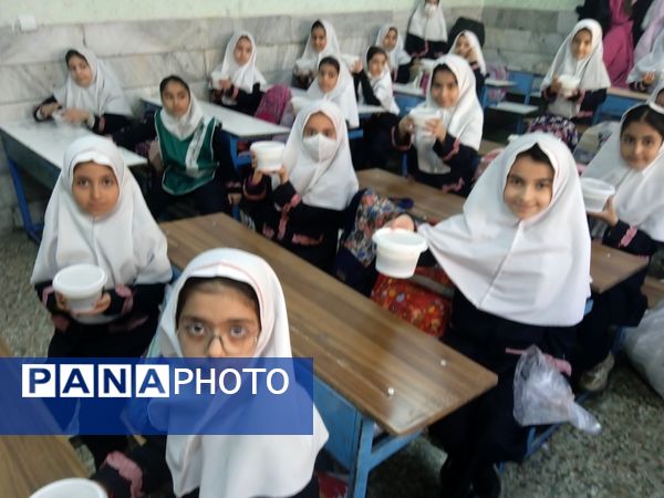 افطاری دانش آموزان روزه اولی مدرسه دخترانه هدی یک شهرستان قدس