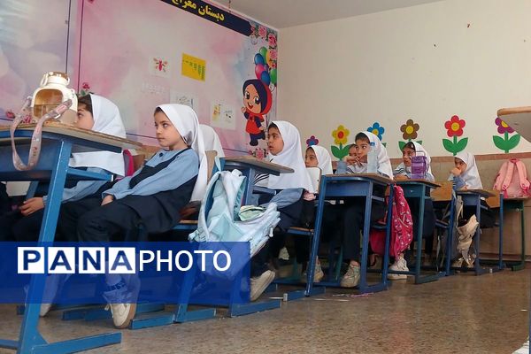 مانور تخلیه اضطراری و آمادگی برای لحظات بحرانی در مدرسه معراج بهارستان‌دو