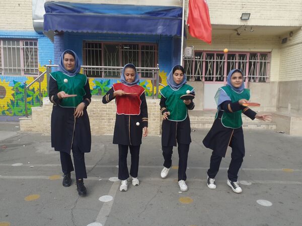 مسابقات ورزشی در دبیرستان عطیه ۲ شهرستان ملارد