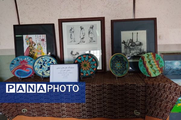 نمایشگاه هنرهای دستی دانش‌آموزان در کانون فرهنگی، تربیتی عصمت اردبیل 
