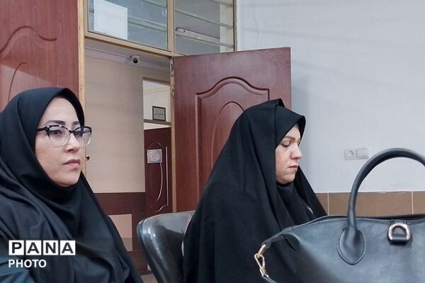  آیین کاشت نهال امید به یاد شهدای دانش‌آموز جنگ رمضان در دبیرستان فتح المبین شهرری 