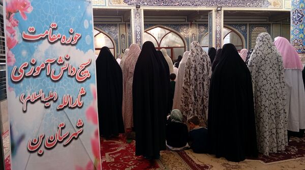 نماز جمعه با حضور دانش‌آموزان فعال بسیجی شهر بن