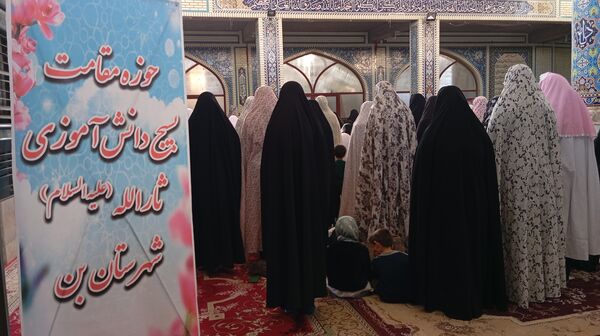 نماز جمعه با حضور دانش‌آموزان فعال بسیجی شهر بن