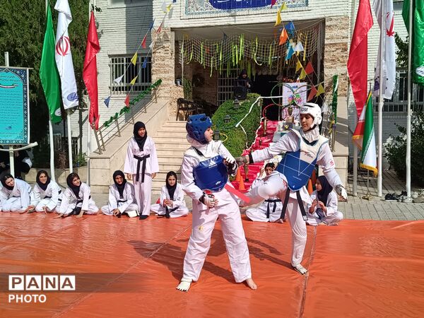 المپیاد ورزشی دبیرستان نمونه دولتی آینده‌سازان ناحیه ۴ کرج