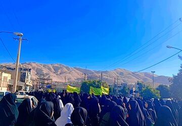 حضور پرشور مردم و دانش آموزان پلدختری در راهپیمایی ۱۳ آبان 