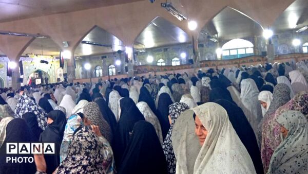 اقامه نماز عید فطر در یاسوج مصلی امام خمینی (ره)