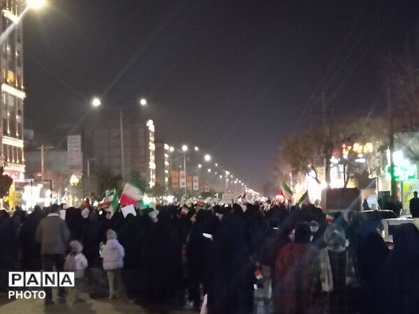 حضور پرشور مردم انقلابی نیشابور در سومین روز از عزای سالار شهیدان انقلاب اسلامی 