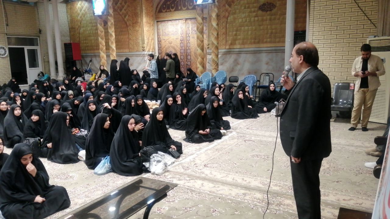 اعزام نخستین گروه از دانش آموزان استان قم به اردوی راهیان نور