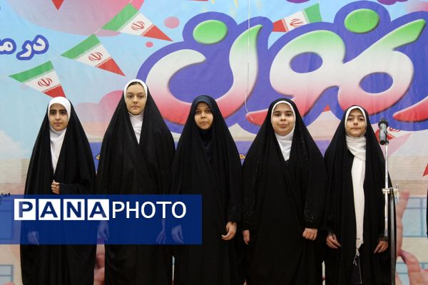 جشن ایرانمون در دبیرستان نمونه دولتی مهشید مصلی‌نژاد