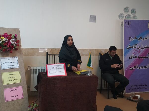 کارگاه آشنایی با فضای مجازی در دبیرستان دخترانه امید 