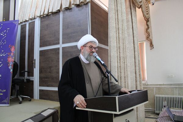 آیین تجلیل از برگزیدگان پسر مسابقات قرآن، عترت و نماز شهرستان بن 